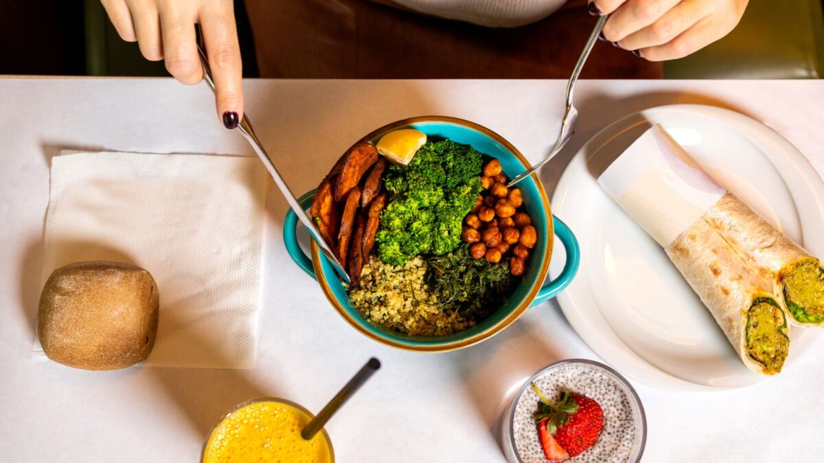 Alimentation et sport : repères clairs avant, pendant et après l’effort pour progresser